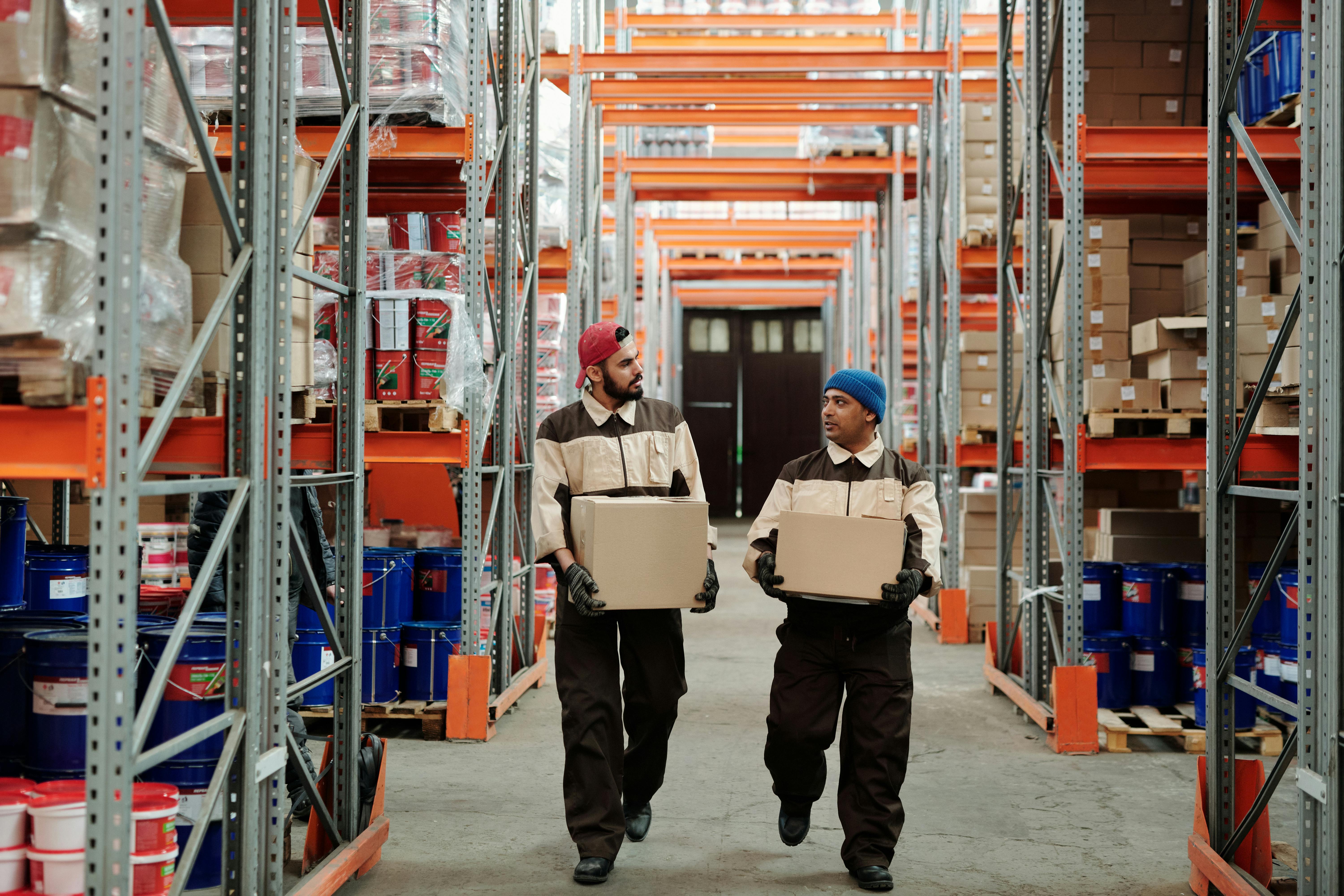Why Real-Time Tracking Builds Customer Trust | لماذا يعزز التتبع اللحظي ثقة العملاء
